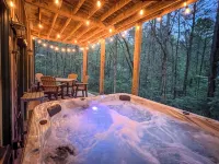 Mountain Hideaway - Hot Tub, Fire Pit, Close to Town - 4-Sterne