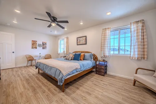 Adventure on Historic Route 66! Brand new renovation!