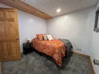Cozy cabin with indoor fire place - Homestays