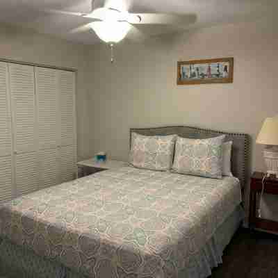 Charming 3-bedroom, 2 bath condo, fully furnished in marvelous St. Simons Island Rooms