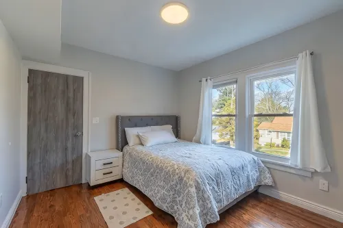 2-bedroom apartment in brilliant Montclair with AC, WiFi