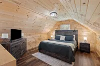 Cliff Haven at Red River Gorge 2-Bedroom Cabin with WiFi, AC, Fire Pit, Hot Tub