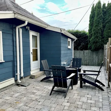 Witchy Hideaway Cottage; Close to Beaches, Salem & Train to Boston