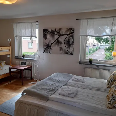 Kristinebergs Bed & Breakfast Отели в г. Мора
