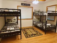 New Renovated Bathrooms! 3Br Mountain Home Near Smoky Mtns, Game Room + Fire Pit - 발코니