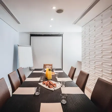 Arroyo Boutique&Business Hotel