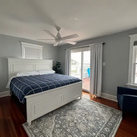 Summer Sunset Hideout 3-5 BEDROOMS/4 BATH-PLEASANTVILLE
