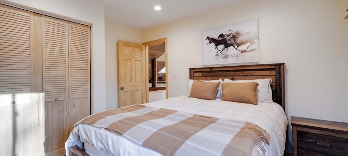 Raccoon House & Spa. Scandinavian style retreat w/ sauna and hot tub. Hotels in Pike County