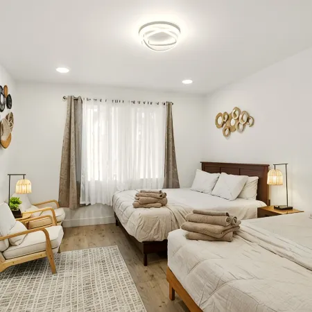 Le17:  4-Bedroom 3Full Bathroom House in Gorgeous Anchorage Neighborhood