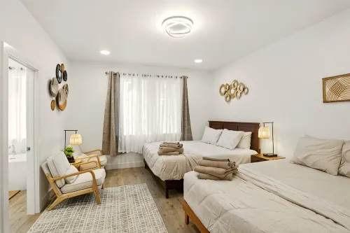 Le17:  4-Bedroom 3Full Bathroom House in Gorgeous Anchorage Neighborhood