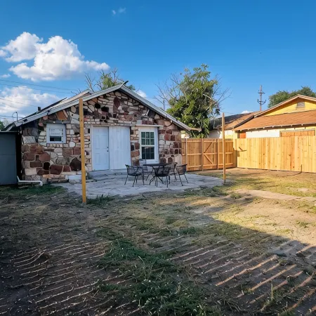 Welcome to Cozy Stone Cottage 3 bedrooms and 1 bathroom house.