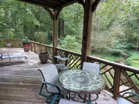 Creekside-Atlanta Terrace-Level Guest Suite/23Min to MidTown & down Town Atlanta - balcony