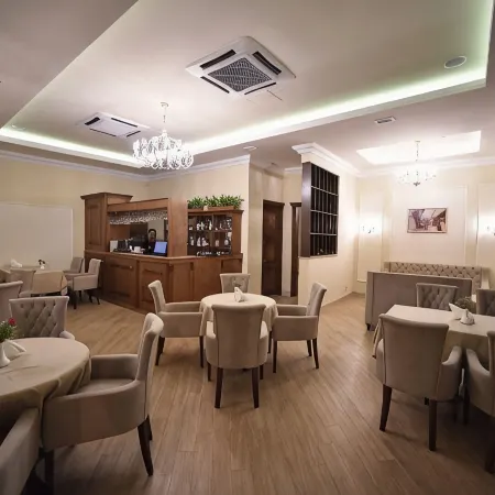 Boulevard Hotel