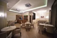 Boulevard Hotel - breakfast