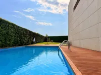 T2 Luxury in front of the beach