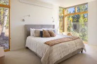 Escape to a serene, modern haven just moments from the heart of Jackson Hole - WiFi