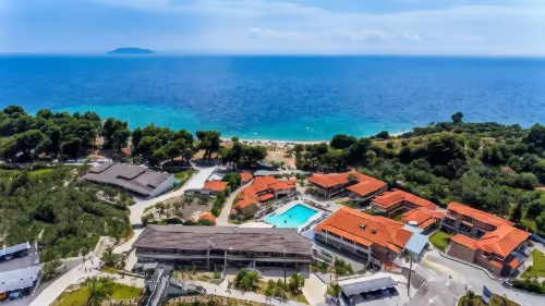 Lagomandra Beach Hotel