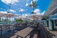 Nomads Airlie Beach - Hostales