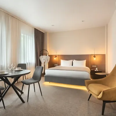 Breezko Hotel Hotels near Primorskiy Oceanarium