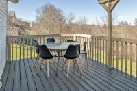Rainbow Ranch: Family Friendly 4 Bedroom in Lovely Williamstown, 5 min to ARK! - 4-Star