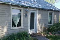 2-Bedroom Cottage 10 Minutes from Downtown la Grande in a Quiet Rural Setting. - 3-Star
