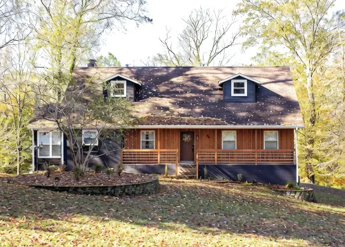 Luxurious 5-Bedroom Lakeside Retreat with Hot Tub, Fire Pit and Dolly Room - Boutique