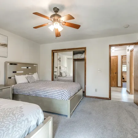 Pool, Hot Tub, Amazing Turf, Games Galore Luxury Villa in OKC