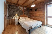 Authentic home, combining the warmth of wood and mountain stone. - Chalets