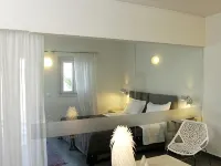 Filoxenia Apartments Отели рядом с достопримечательностью «Порт Авлемонас»