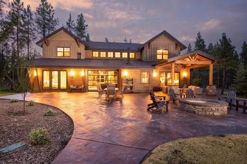 Luxurious Estate among the Pines w/ Hot Tub, EV Charger & so much MORE! - บังกะโล