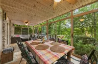 Lakefront! Secluded, HotTub, Fire Pit, Private Dock&Boats 90 Min from Chicago - balcony