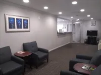 Red Crown Inn - 2성급