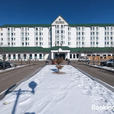 Divya Sutra Plaza and Conference Centre Calgary Airport Hotels near Minhas Brewery