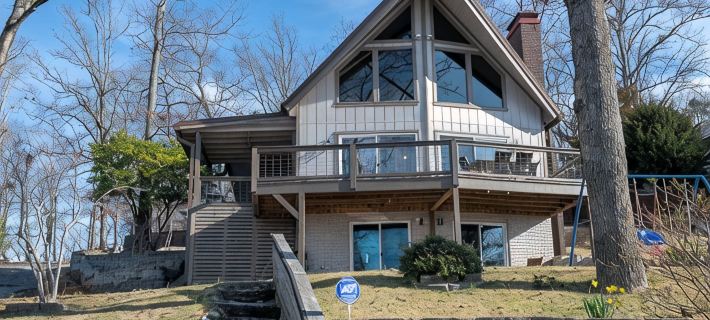 Charming waterfront home with beautiful panoramic views!! Отели в г. Сент-Клэр