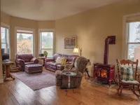 Historical Victorian with Modern Touch. Garage with EV Charger Hotels in Sonora