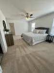 Beautiful new home with lake view near hiking trails - 3 stjerner