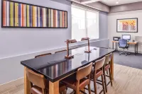 Holiday Inn Express BURLINGTON by IHG - Pet friendly