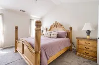 Sleeps 8: King sized bed - Home away from home, yet close to everything! - 3-Sterne