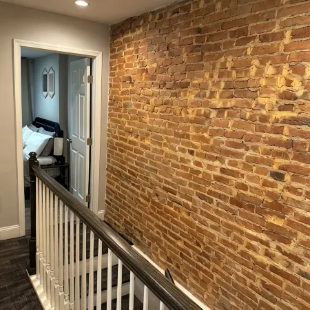 Cozy 2Br Retreat with Free Parking & Prime Location