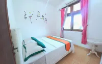 Simply Homy Guest House Gembiraloka - balcony