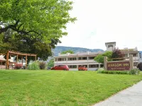Avalon Inn Hotels in Osoyoos
