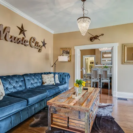 Historic Nashville White House,Close To Downtown&Greenway,Sleeps 12,Fenced Yard!