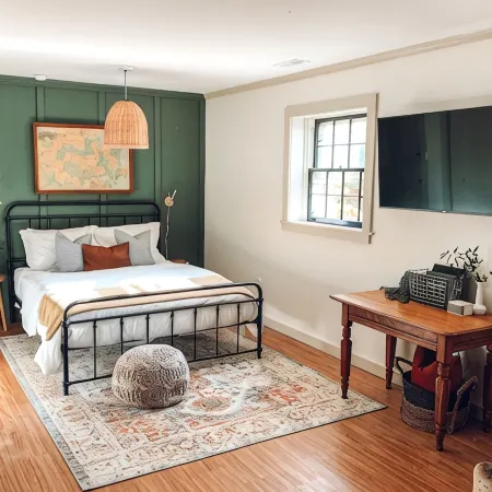 Steps to VT Campus & Cassell Cozy Blacksburg Studio