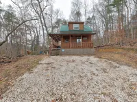 Cozy Couples Cabin Near Red River Gorge and Hollerwood Hotels in Powell County
