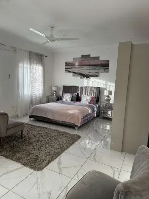 Luxury Spacious two bedroom apartment for comfortable living. Well furnished . - 3 stjerner