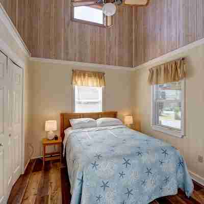 Ocean View- 5 min Walk to Beach, Volleyball Rooms