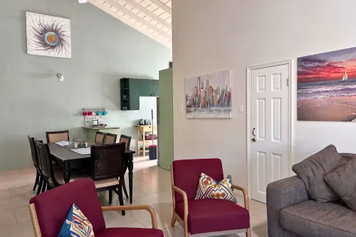 Coffee & Cream Cottage - Homely is What We Do! - Wifi