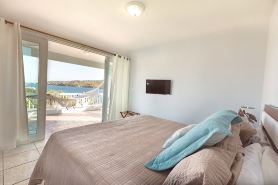 Sea Turtle Studio – Upscale Waterview Retreat, Stunning Sunrises & Full Kitchen!