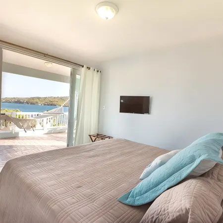 Sea Turtle Studio – Upscale Waterview Retreat, Stunning Sunrises & Full Kitchen!