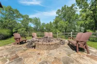 BRAND NEW: 3 Bed / 2 Bath Branson, Sleeps 8 + 2 Min to SDC - 4-Star